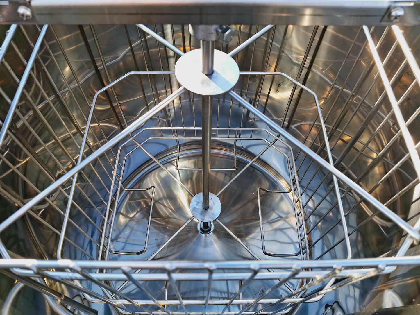 Električno točilo za med