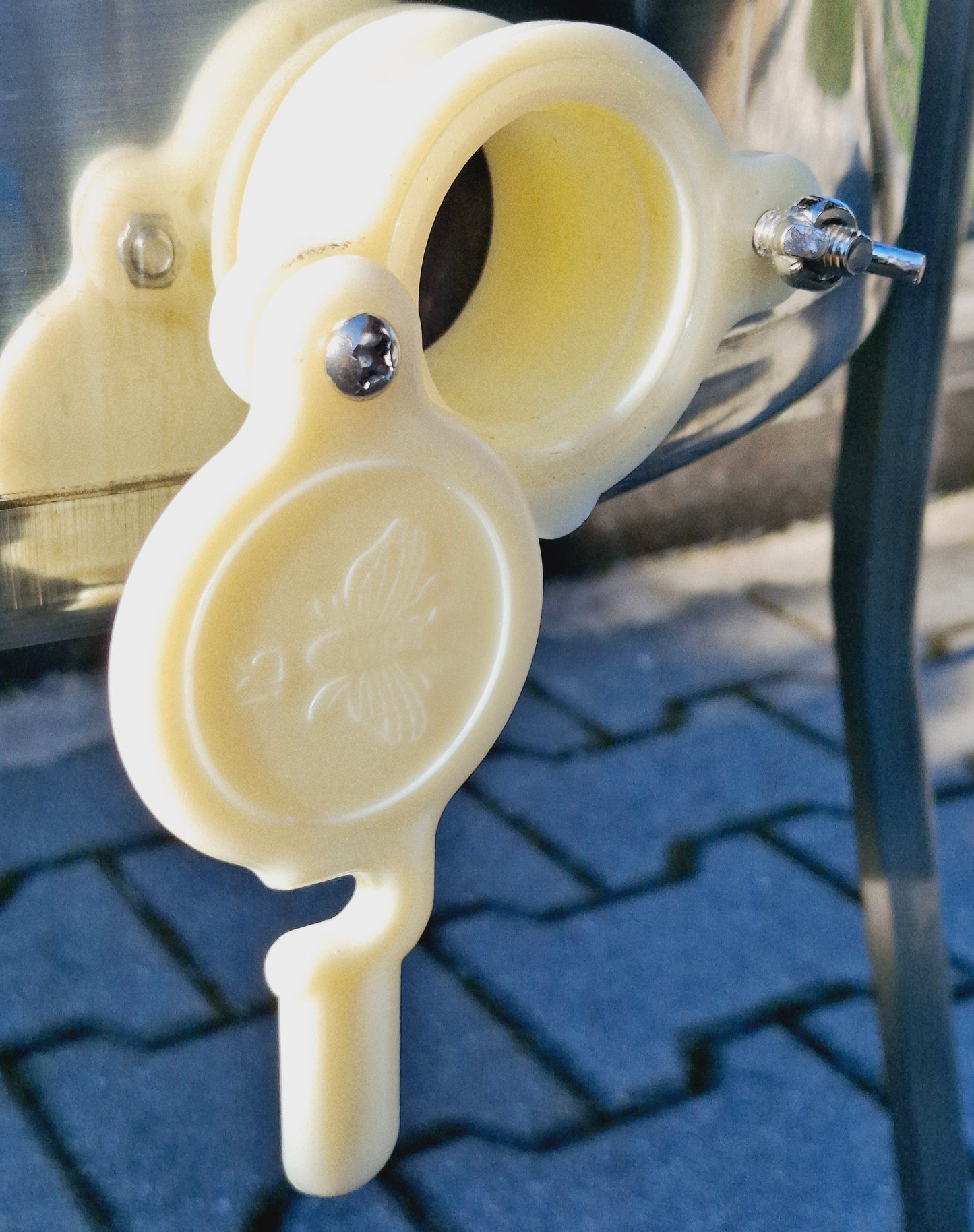 Električno točilo za med