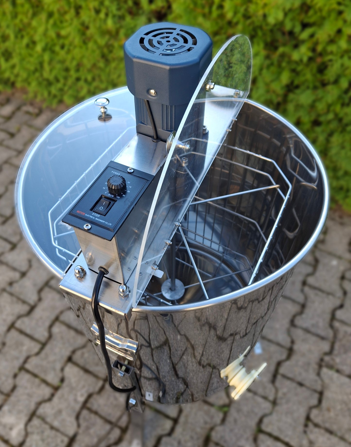 Električno točilo za med